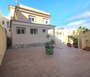 Вилла в Ориуэла Коста с террасой 120 кв.м, 5 комнат