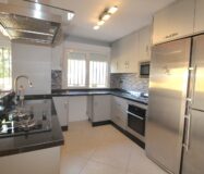 Вилла в Ориуэла Коста с террасой 120 кв.м, 5 комнат