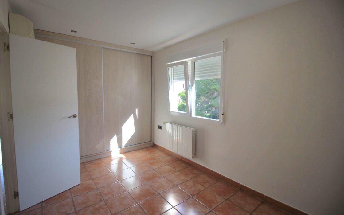 Вилла в Ориуэла Коста с террасой 120 кв.м, 5 комнат