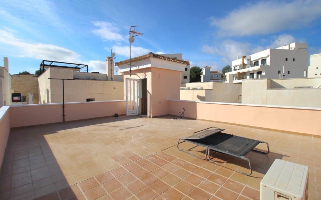 Вилла в Ориуэла Коста с террасой 120 кв.м, 5 комнат