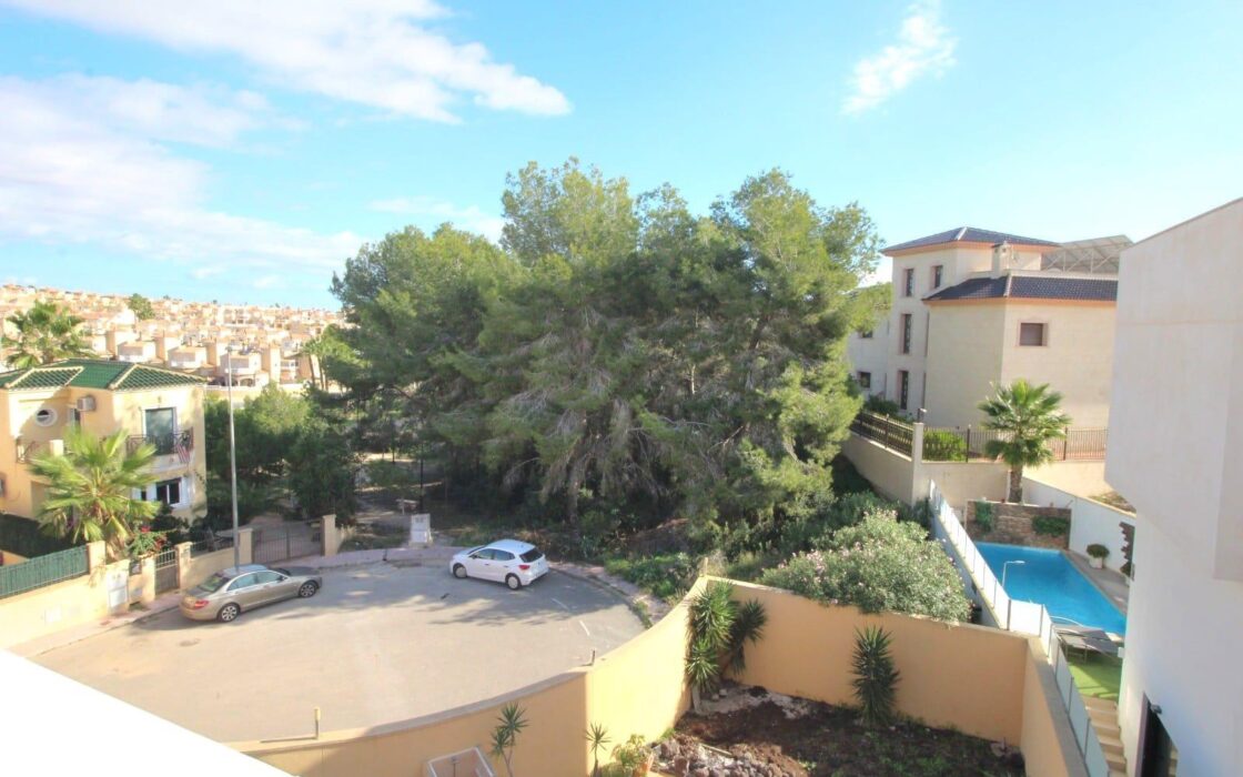 Вилла в Ориуэла Коста с террасой 120 кв.м, 5 комнат