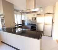 Будинок в Оріуела Коста 195 кв.м з терасою та близько до моря