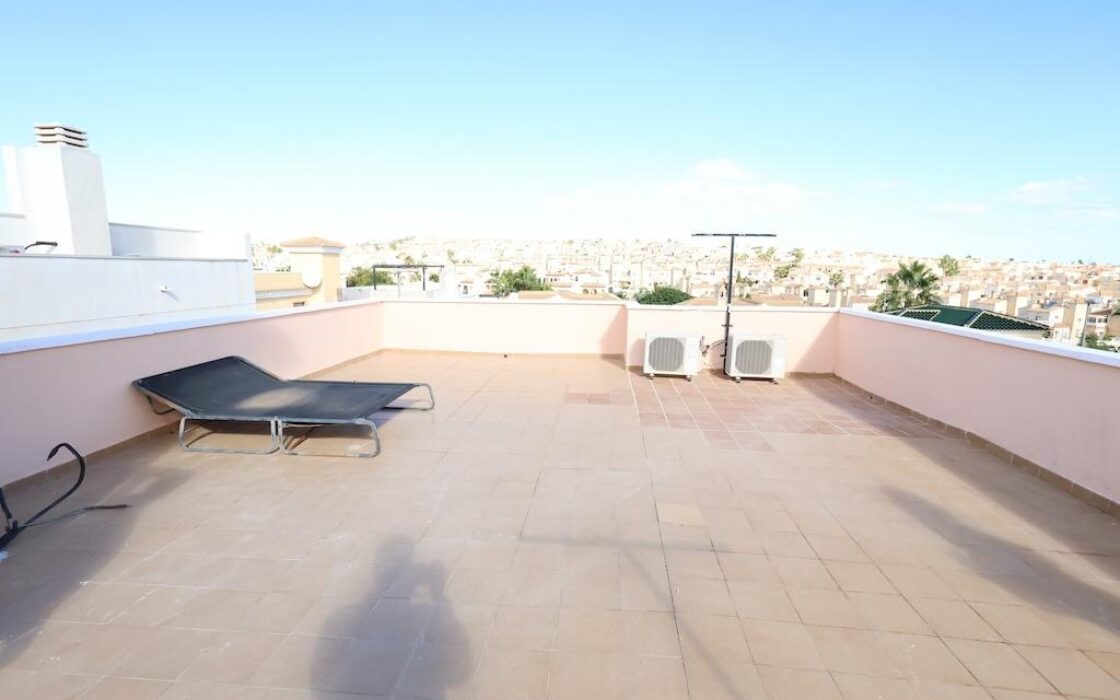 Будинок в Оріуела Коста 195 кв.м з терасою та близько до моря