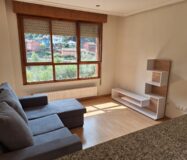 Апартаменты в Mieres 92 кв.м с балконом и 4 комнатами