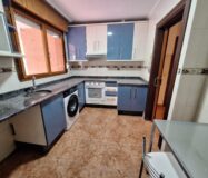 Апартаменты в Mieres 92 кв.м с балконом и 4 комнатами