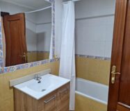 Апартаменты в Mieres 92 кв.м с балконом и 4 комнатами