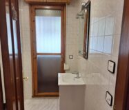 Апартаменты в Mieres 92 кв.м с балконом и 4 комнатами