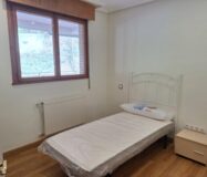 Апартаменты в Mieres 92 кв.м с балконом и 4 комнатами