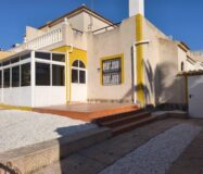 Дом в Ориуэле 76 кв.м с террасой в 3 км от моря