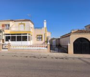 Дом в Ориуэле 76 кв.м с террасой в 3 км от моря