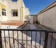 Дом в Ориуэле 76 кв.м с террасой в 3 км от моря