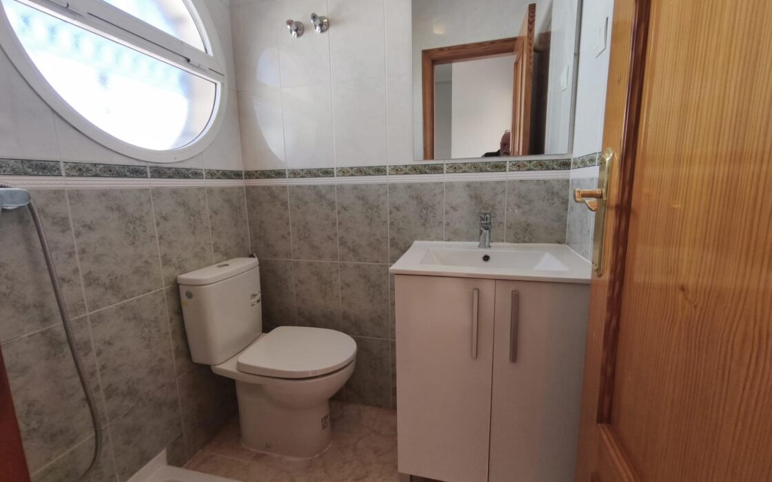 Дом в Ориуэле 76 кв.м с террасой в 3 км от моря