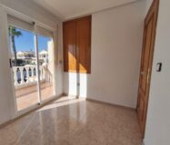 Дом в Ориуэле 76 кв.м с террасой в 3 км от моря