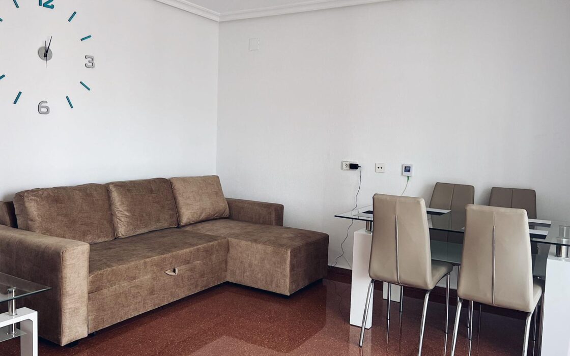 Апартаменты в Торревьехе 72 кв.м у моря с лифтом