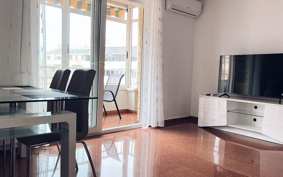 Апартаменты в Торревьехе 72 кв.м у моря с лифтом