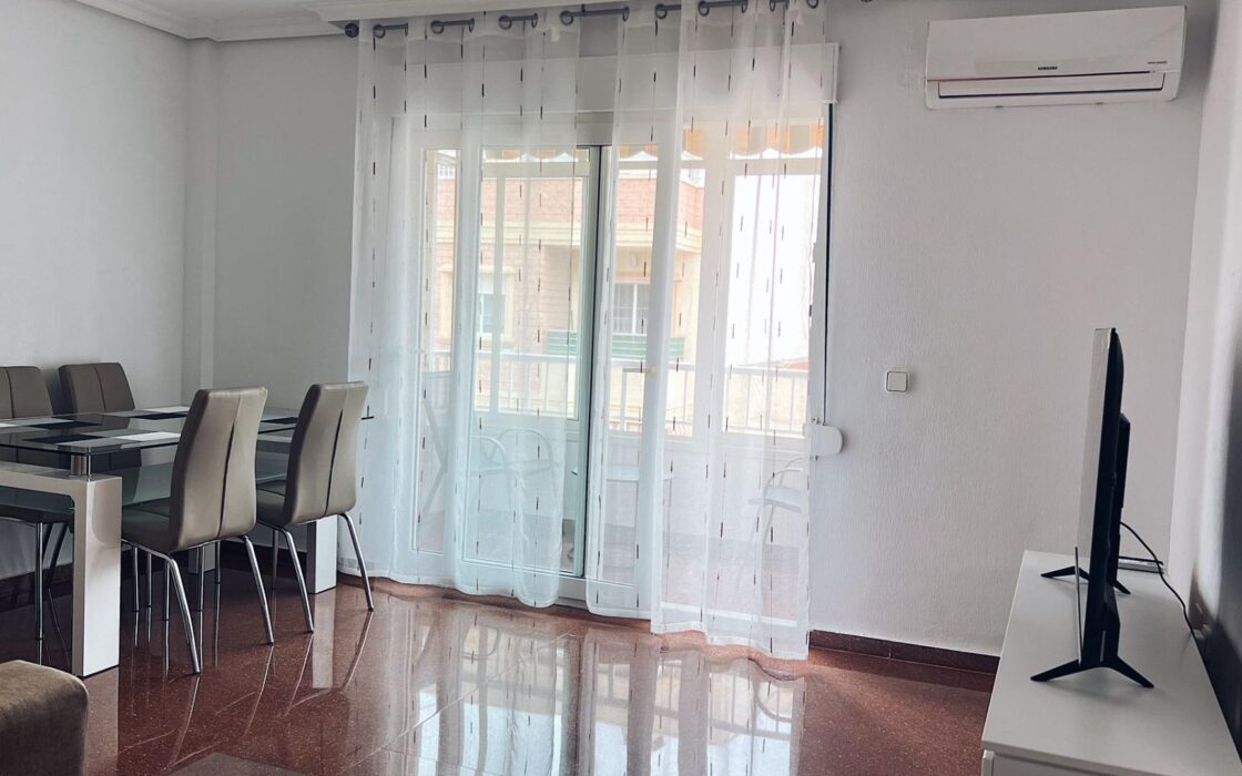 Апартаменты в Торревьехе 72 кв.м у моря с лифтом