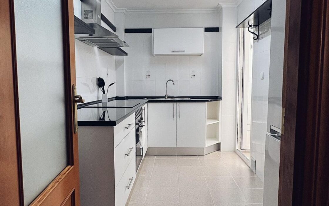 Апартаменты в Торревьехе 72 кв.м у моря с лифтом