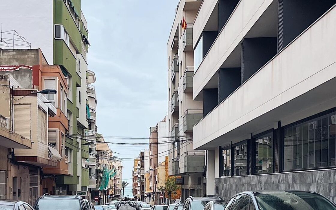 Апартаменты в Торревьехе 72 кв.м у моря с лифтом