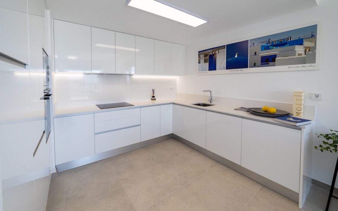 Нові квартири біля моря в Гран-Алаканте, 2-3 кімнати, 96 кв.м.