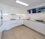 Нові квартири біля моря в Гран-Алаканте, 2-3 кімнати, 96 кв.м.