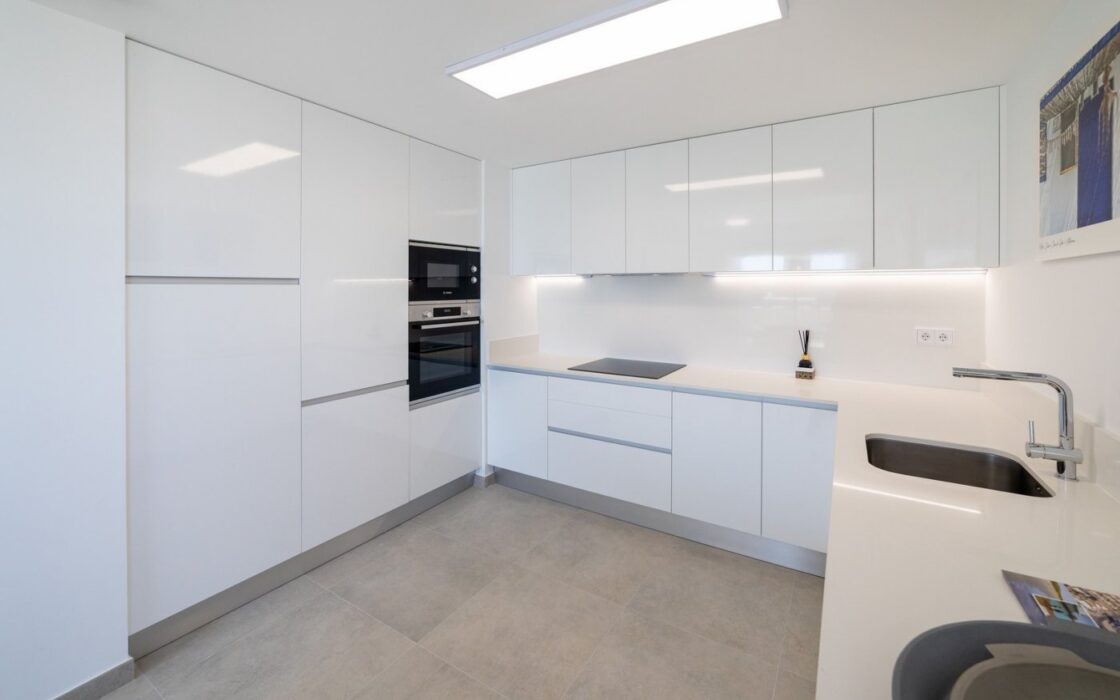 Нові квартири біля моря в Гран-Алаканте, 2-3 кімнати, 96 кв.м.