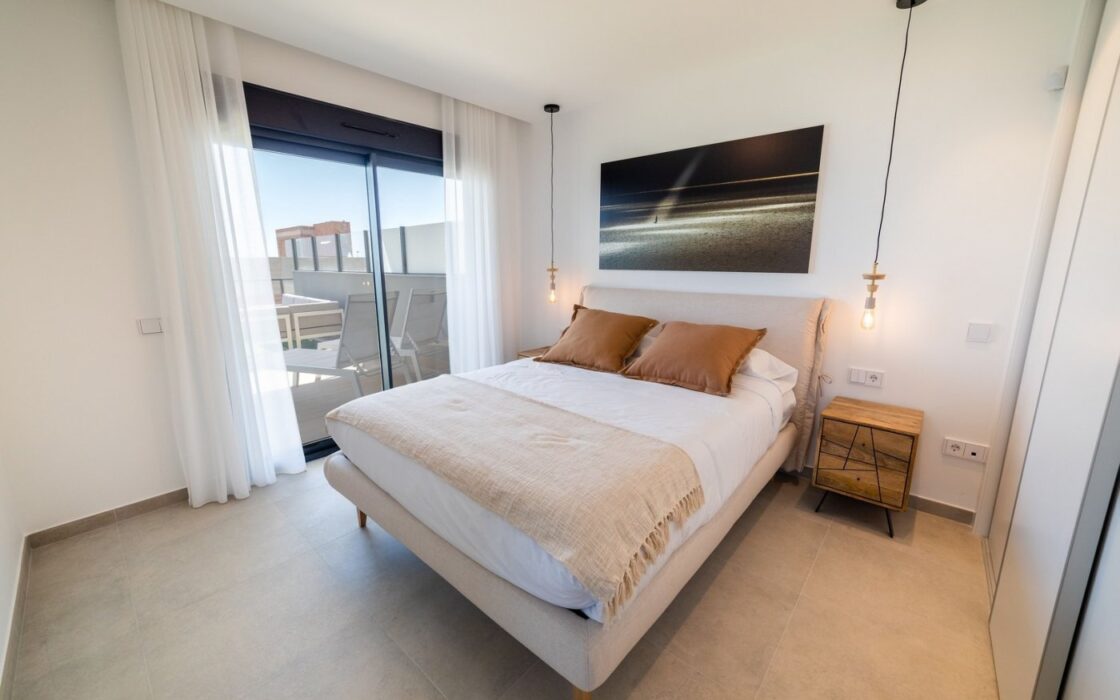 Нові квартири біля моря в Гран-Алаканте, 2-3 кімнати, 96 кв.м.