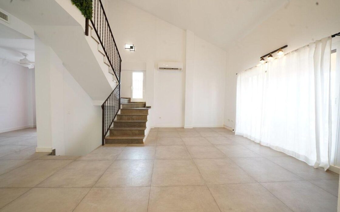 Будинок в Мутсамеле, 197 кв.м, 7 кімнат, тераса та барбекю