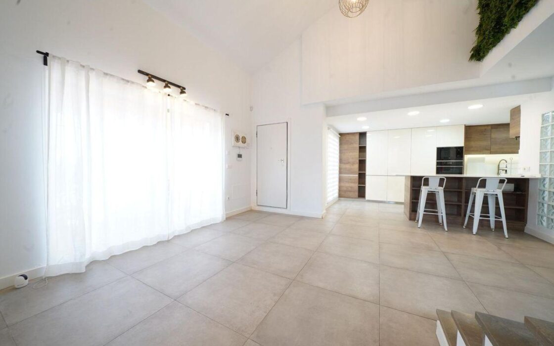 Будинок в Мутсамеле, 197 кв.м, 7 кімнат, тераса та барбекю