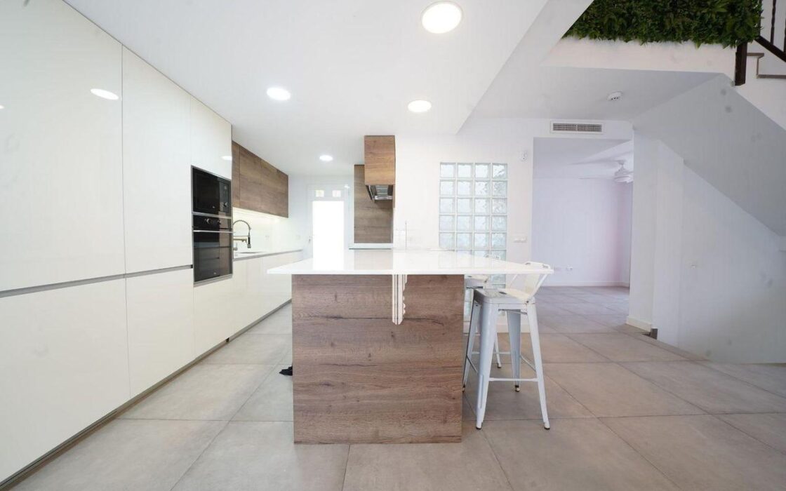 Будинок в Мутсамеле, 197 кв.м, 7 кімнат, тераса та барбекю