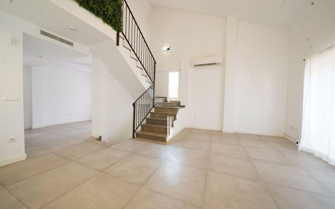 Будинок в Мутсамеле, 197 кв.м, 7 кімнат, тераса та барбекю