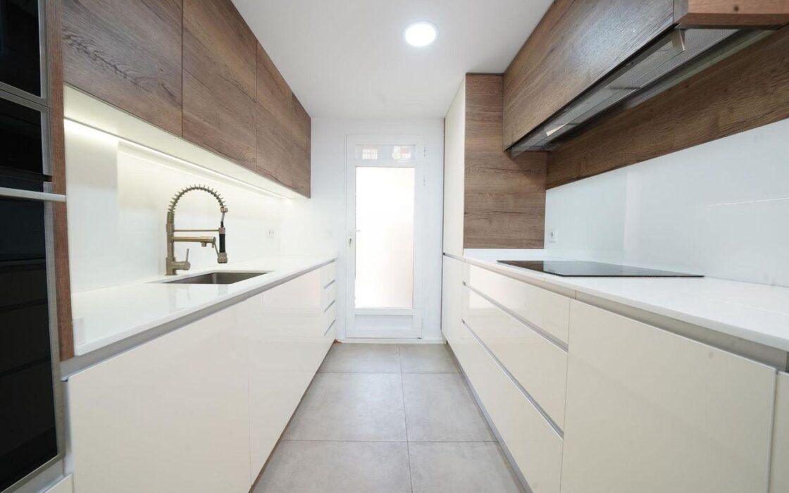 Будинок в Мутсамеле, 197 кв.м, 7 кімнат, тераса та барбекю