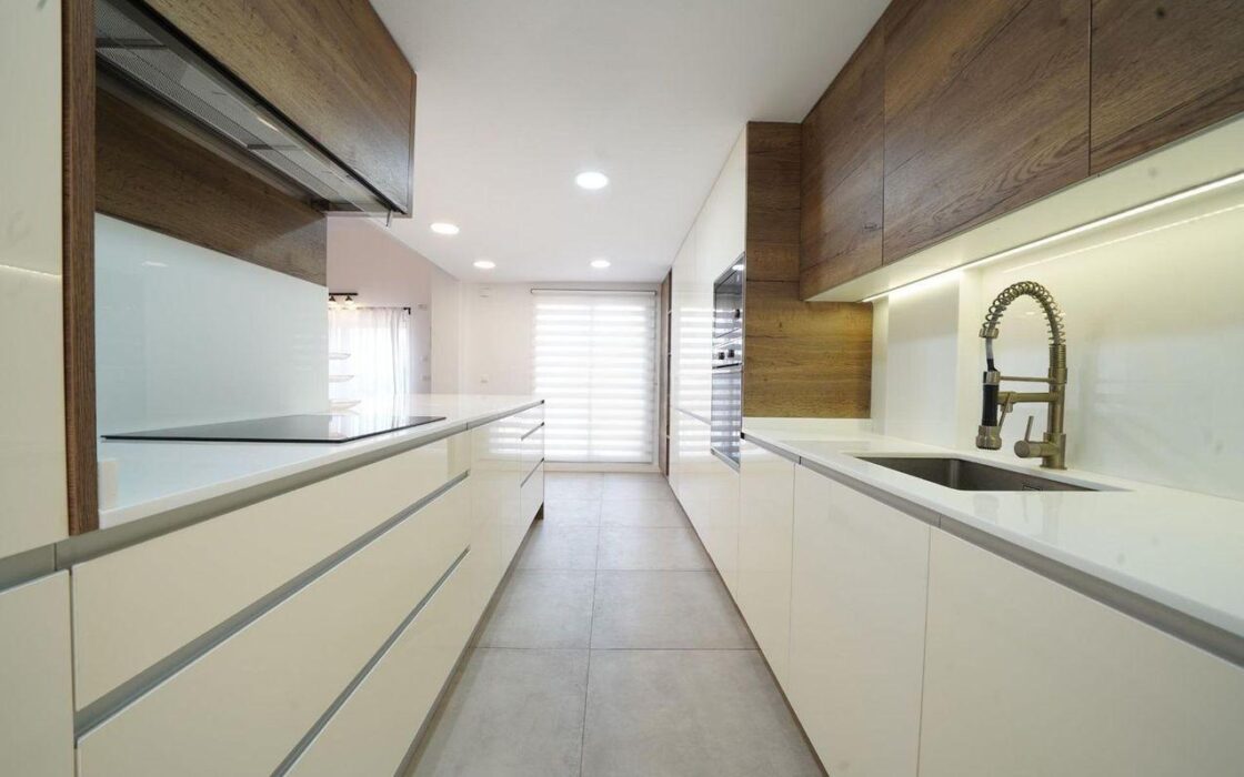 Будинок в Мутсамеле, 197 кв.м, 7 кімнат, тераса та барбекю