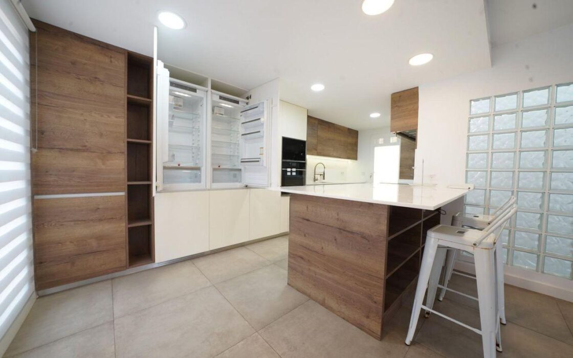 Будинок в Мутсамеле, 197 кв.м, 7 кімнат, тераса та барбекю