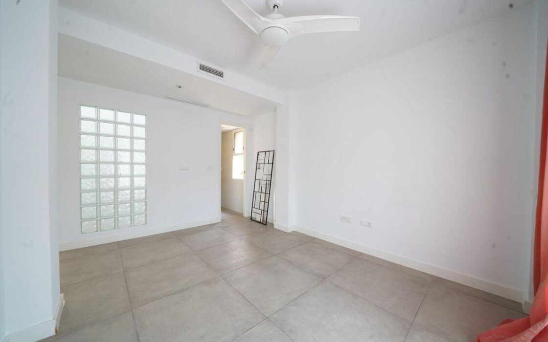 Будинок в Мутсамеле, 197 кв.м, 7 кімнат, тераса та барбекю