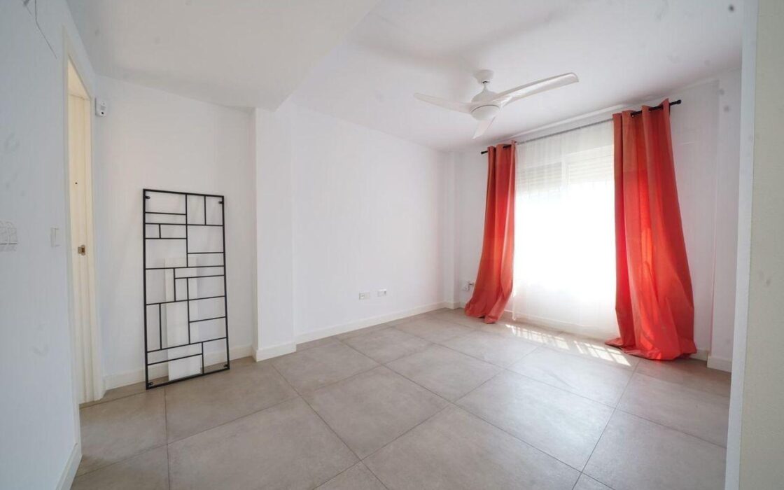 Будинок в Мутсамеле, 197 кв.м, 7 кімнат, тераса та барбекю