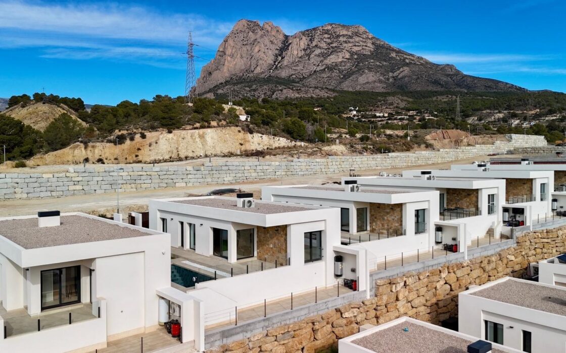 Вілла у Фінестраті 107 кв.м з басейном та видом на море