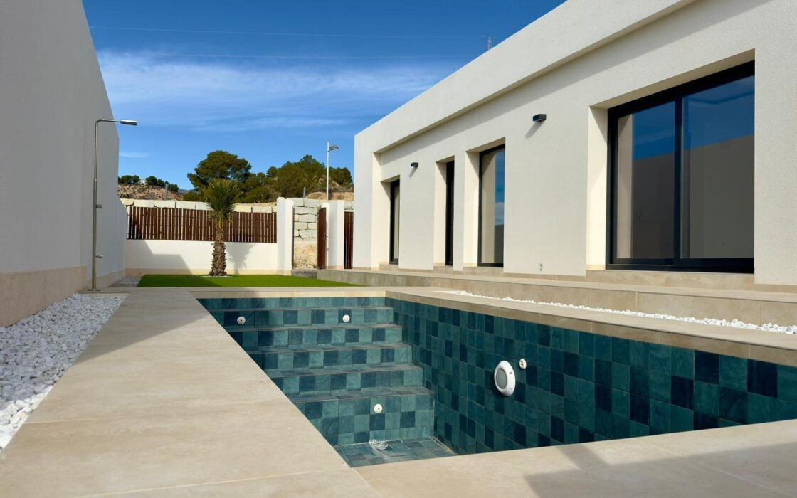 Вілла у Фінестраті 107 кв.м з басейном та видом на море