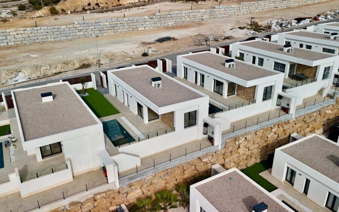 Вілла у Фінестраті 107 кв.м з басейном та видом на море