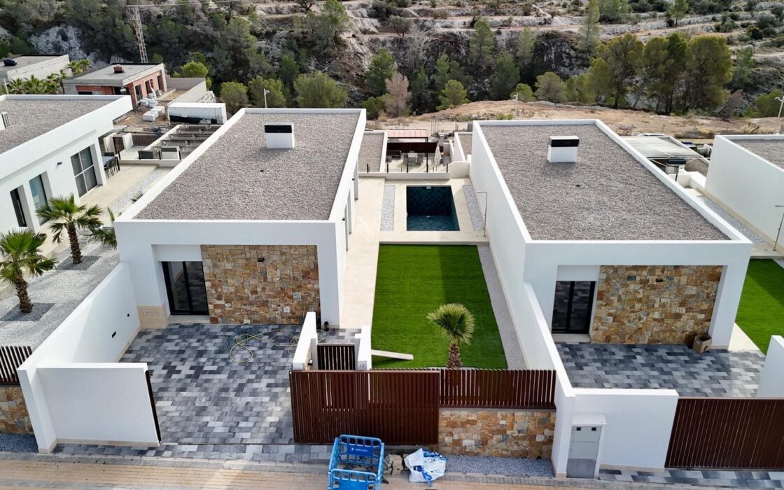 Вілла у Фінестраті 107 кв.м з басейном та видом на море