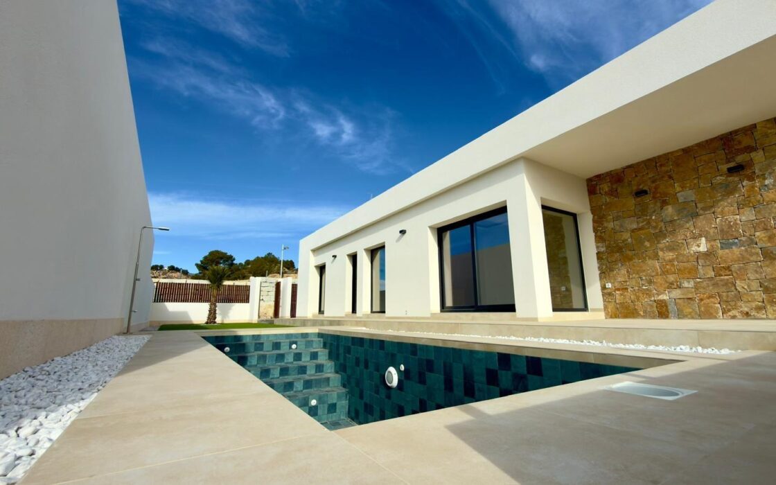 Вілла у Фінестраті 107 кв.м з басейном та видом на море