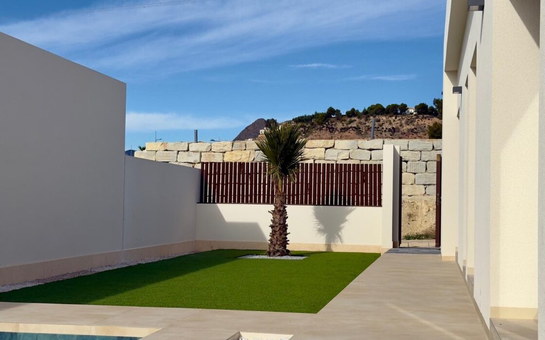 Вілла у Фінестраті 107 кв.м з басейном та видом на море