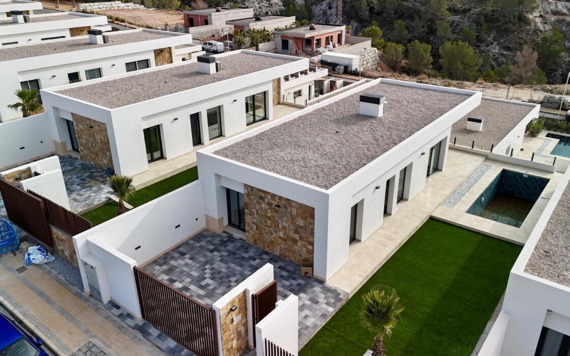 Вілла у Фінестраті 107 кв.м з басейном та видом на море