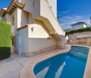 Вилла в Ориуэла Коста 125 кв.м с террасой 3 км до моря