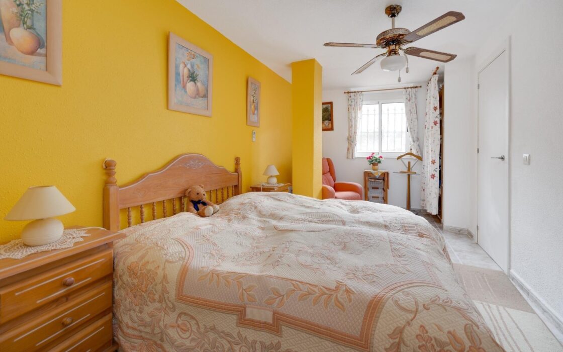 Вилла в Ориуэла Коста 125 кв.м с террасой 3 км до моря