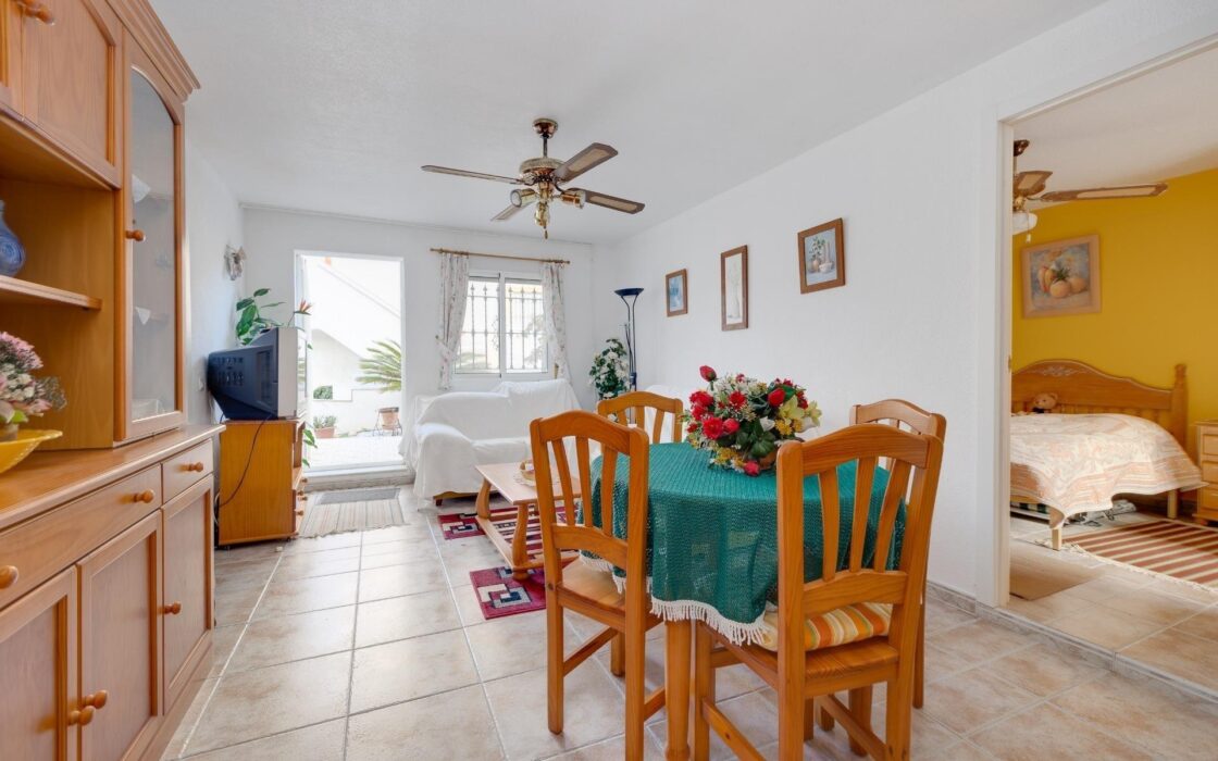 Вилла в Ориуэла Коста 125 кв.м с террасой 3 км до моря