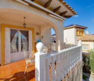 Вилла в Ориуэла Коста 125 кв.м с террасой 3 км до моря