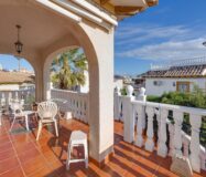 Вилла в Ориуэла Коста 125 кв.м с террасой 3 км до моря