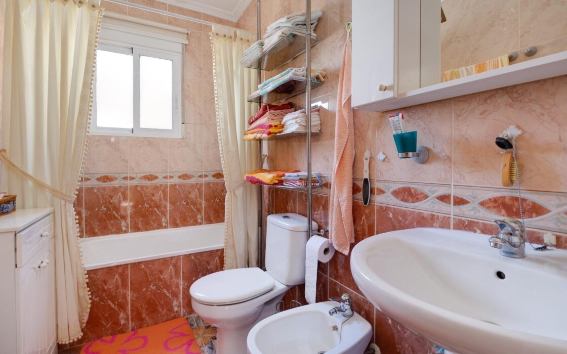 Вилла в Ориуэла Коста 125 кв.м с террасой 3 км до моря