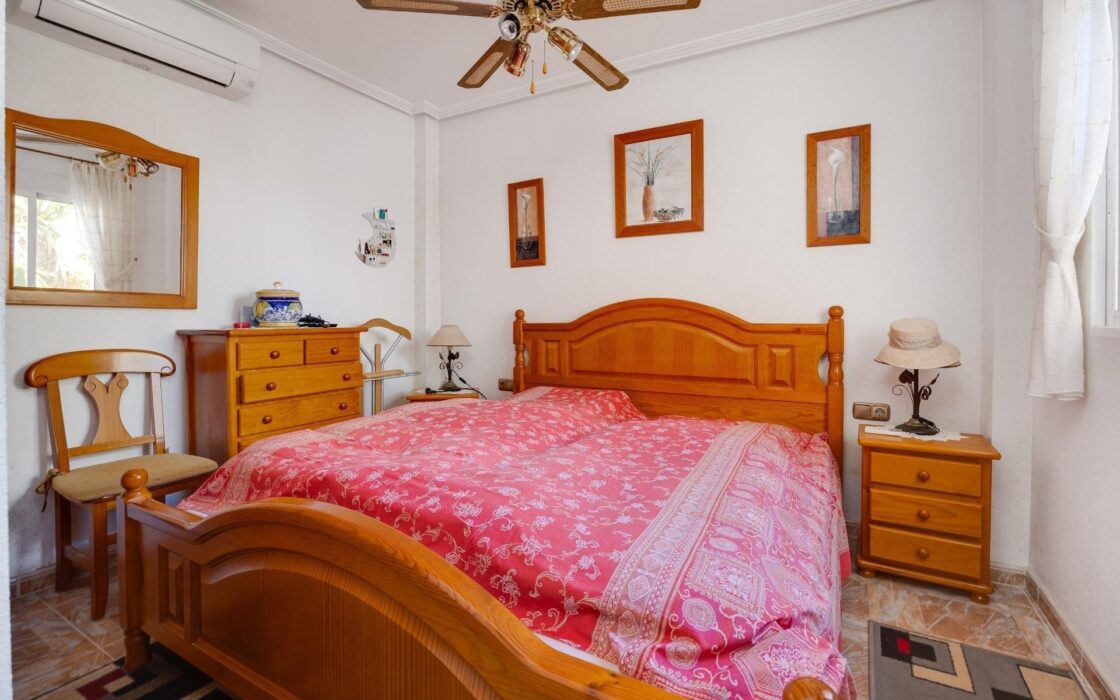 Вилла в Ориуэла Коста 125 кв.м с террасой 3 км до моря