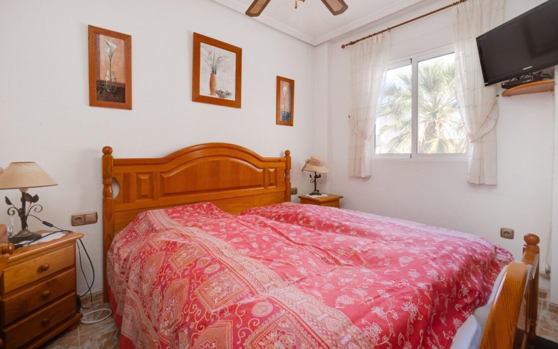 Вилла в Ориуэла Коста 125 кв.м с террасой 3 км до моря